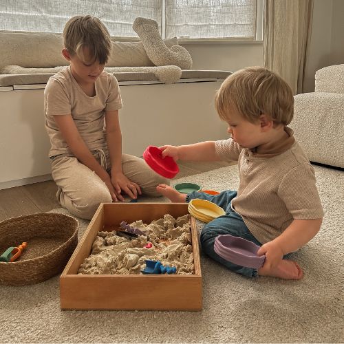 Grennn x Little Botanic label collectie met fantasierijk open einde en sensorisch speelgoed