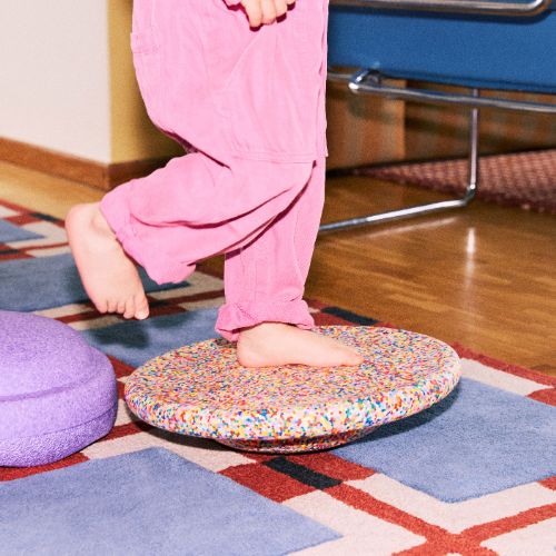 Stapelstein balance board om te balanceren