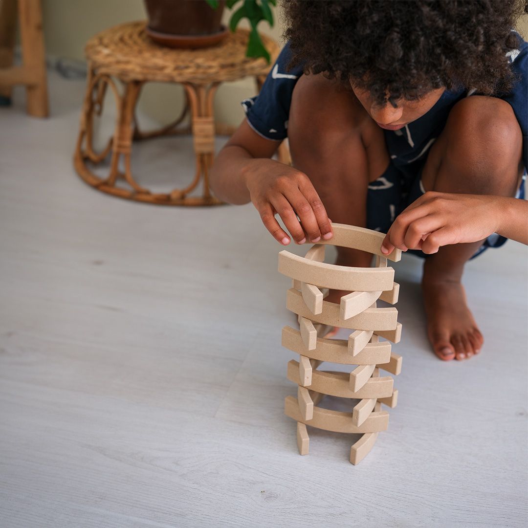 Duurzame houten blokken set met 24 gebogen blokken van Abel