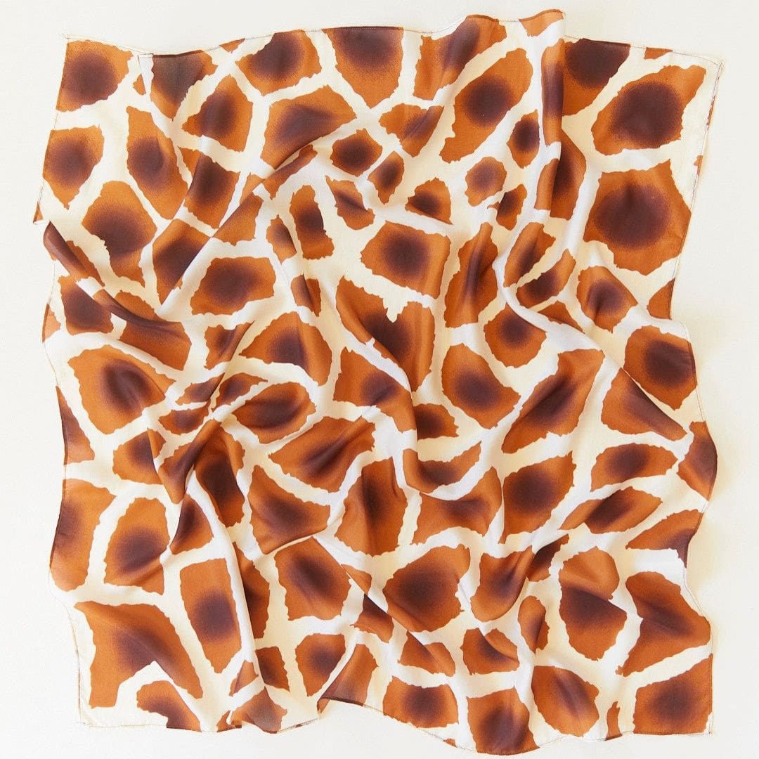 Sarah silks speelzijde met giraffe-print uit de animal collectie