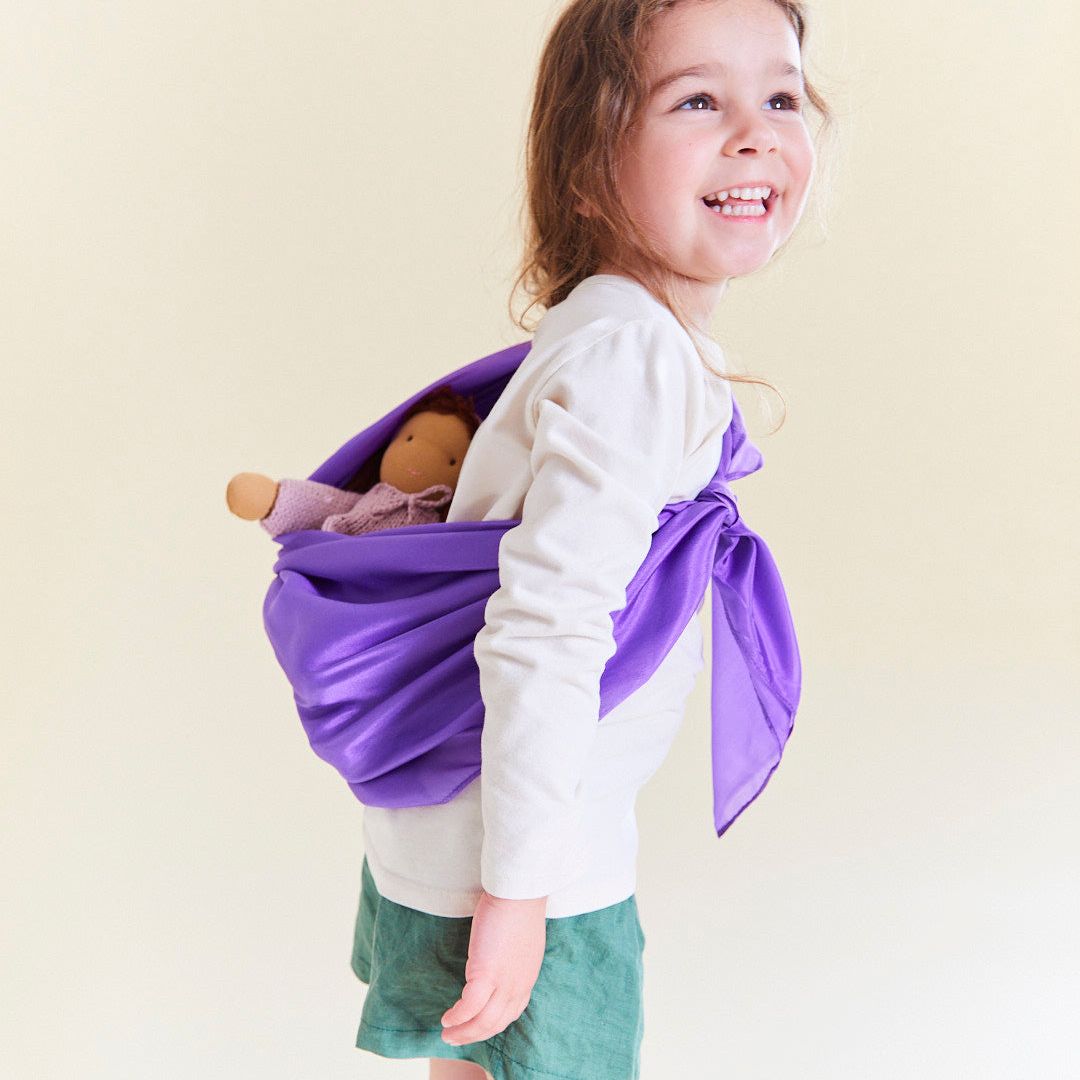 Paarse speelzijde van Sarah's Silks in middelformaat