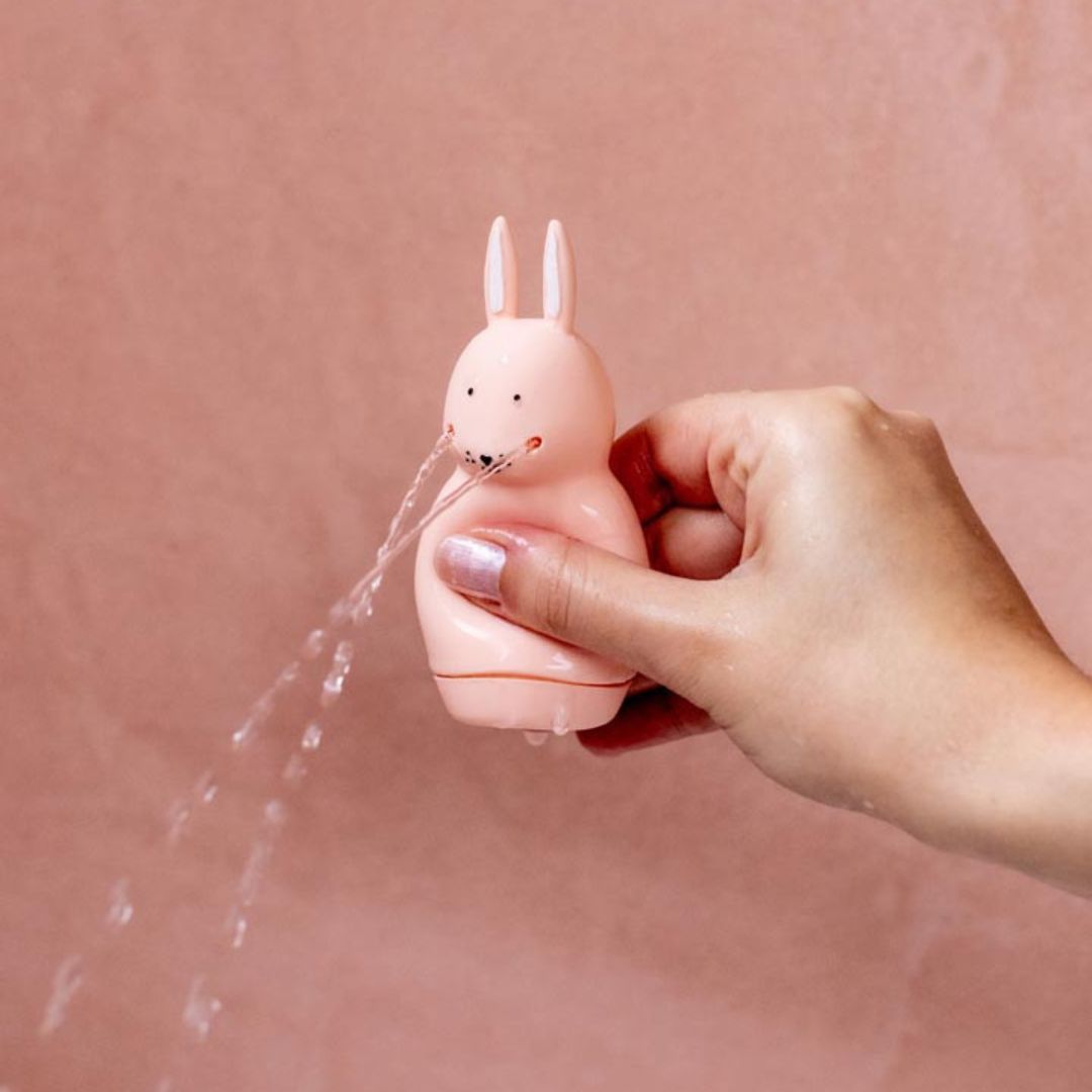 Trixie mold-free badspeelgoed van siliconen sproeiende dieren Mrs. Rabbit en Mr. Fox