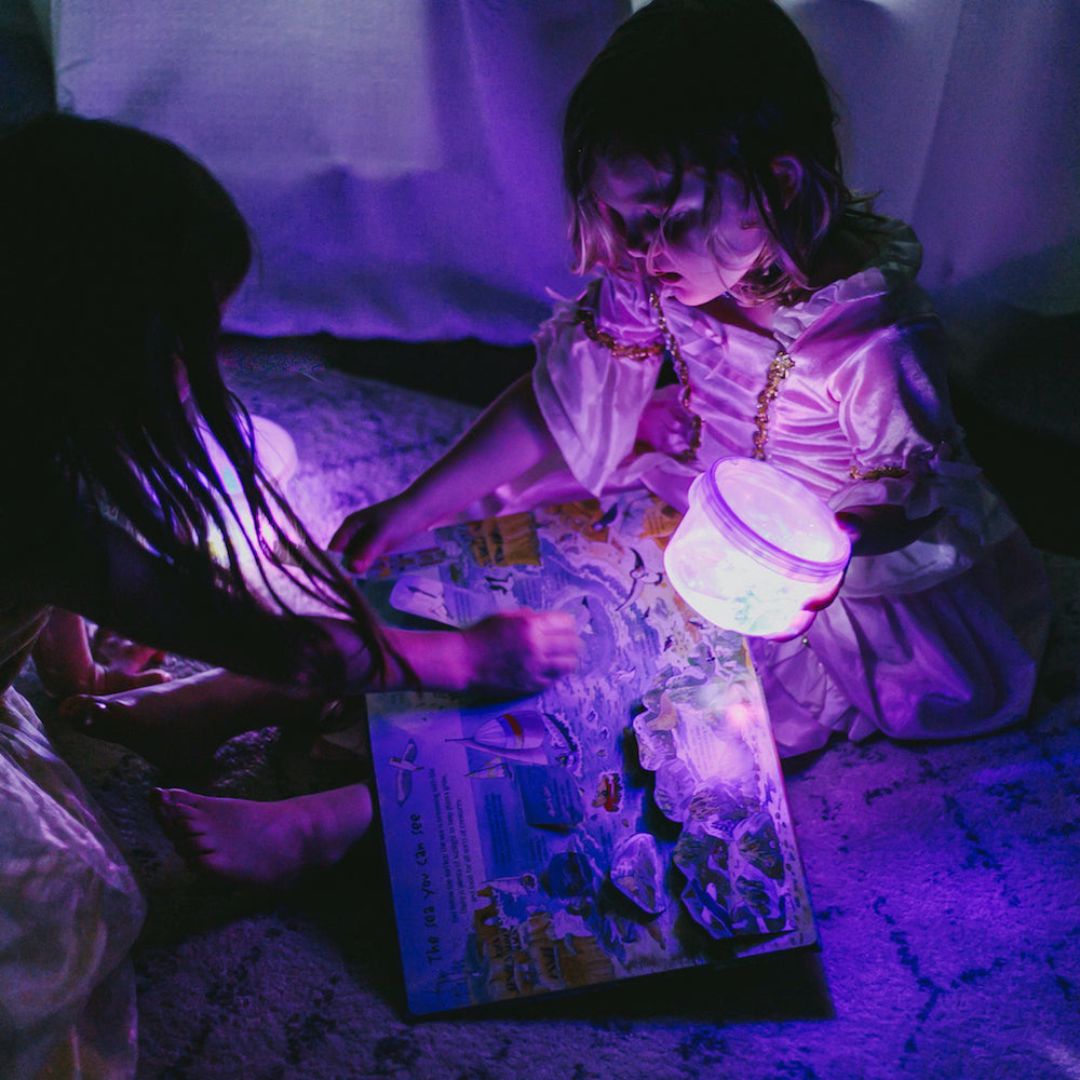 Glo Pals lichtgevende speelgoedfiguren Lumi voor in het water in de kleur paars