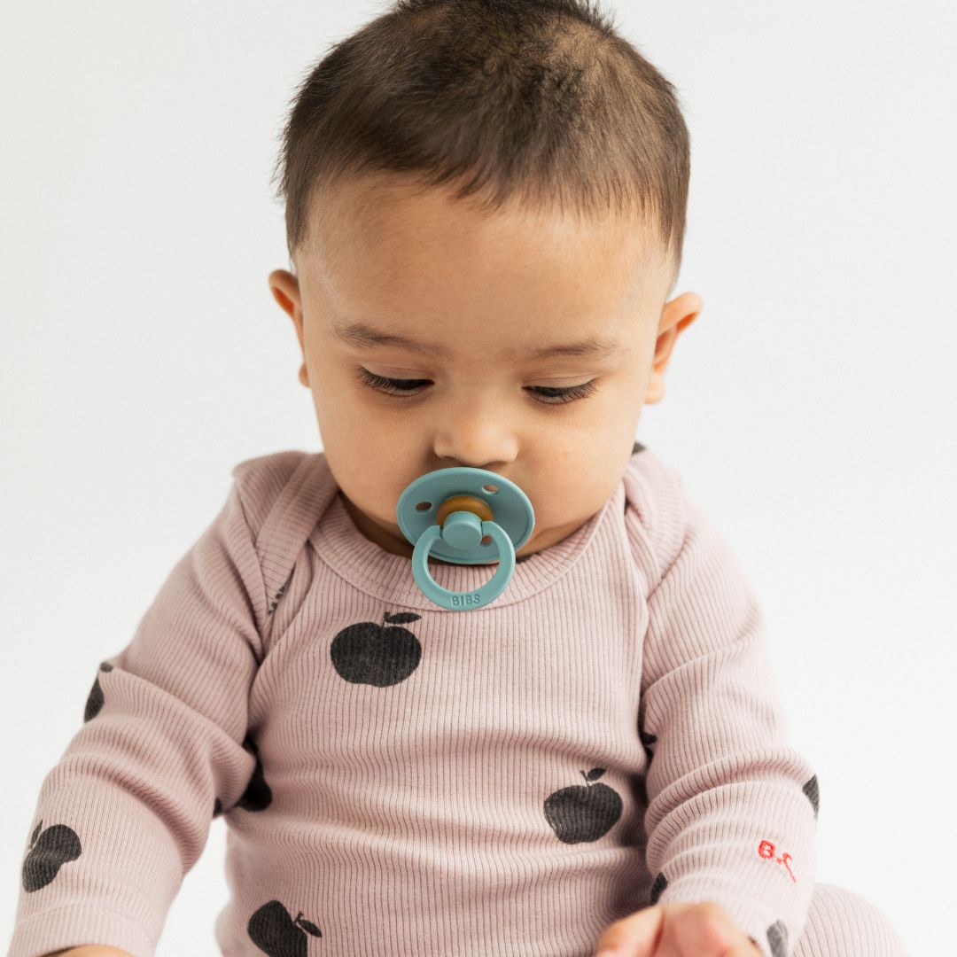 BIBS colour fopspeen met natuurrubber speen in de kleur island sea