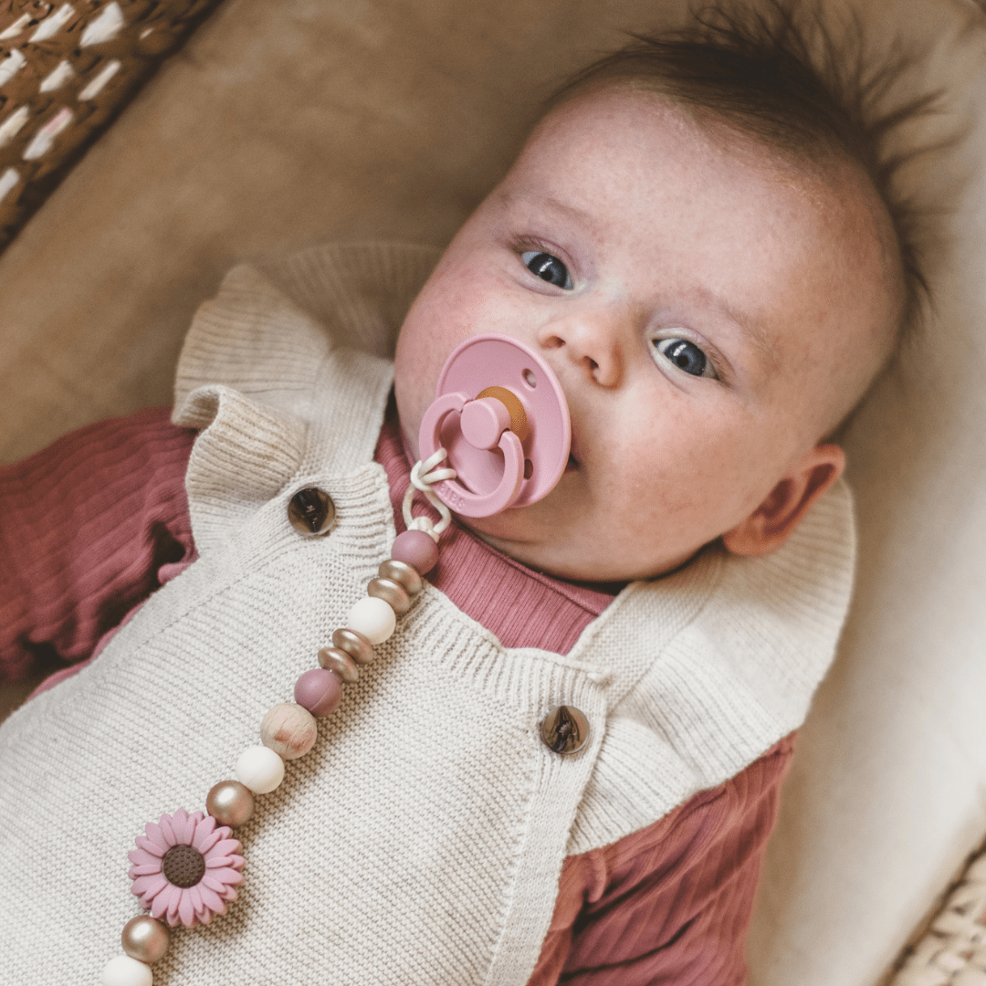 BIBS Colour symmetrische fopspeen met platte speen van natuurrubber in de kleur dusty pink roze