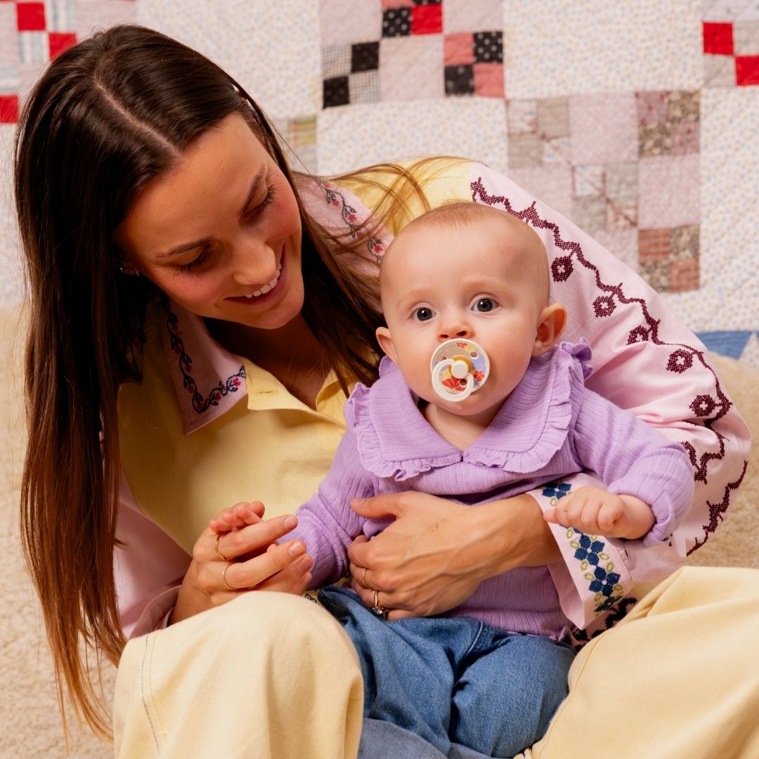 BIBS fopspeen Studio Collection Morning Bloom & Flower Child met ronde speen van natuurrubber