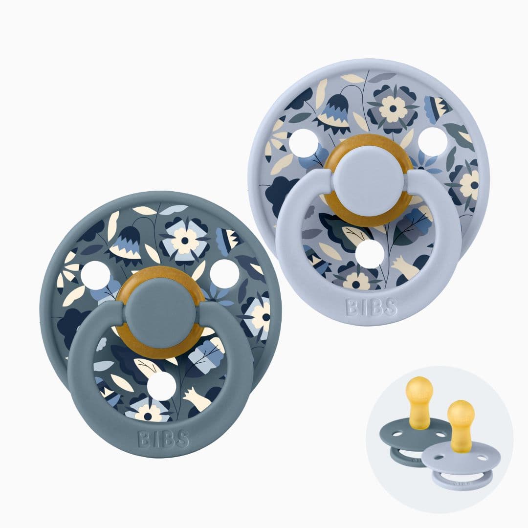 BIBS fopspeen met ronde speen van 100% natuurlijk rubber Liberty Boho in de kleuren dusty blue en petrol