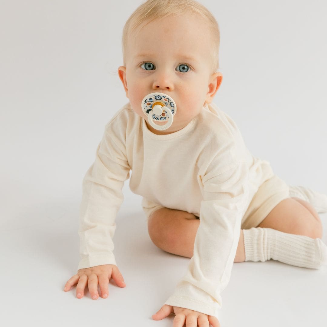 BIBS fospenen met ronde speen van 100% natuurlijk rubber met Liberty Boho print in de kleur ivory wit en vanilla beige