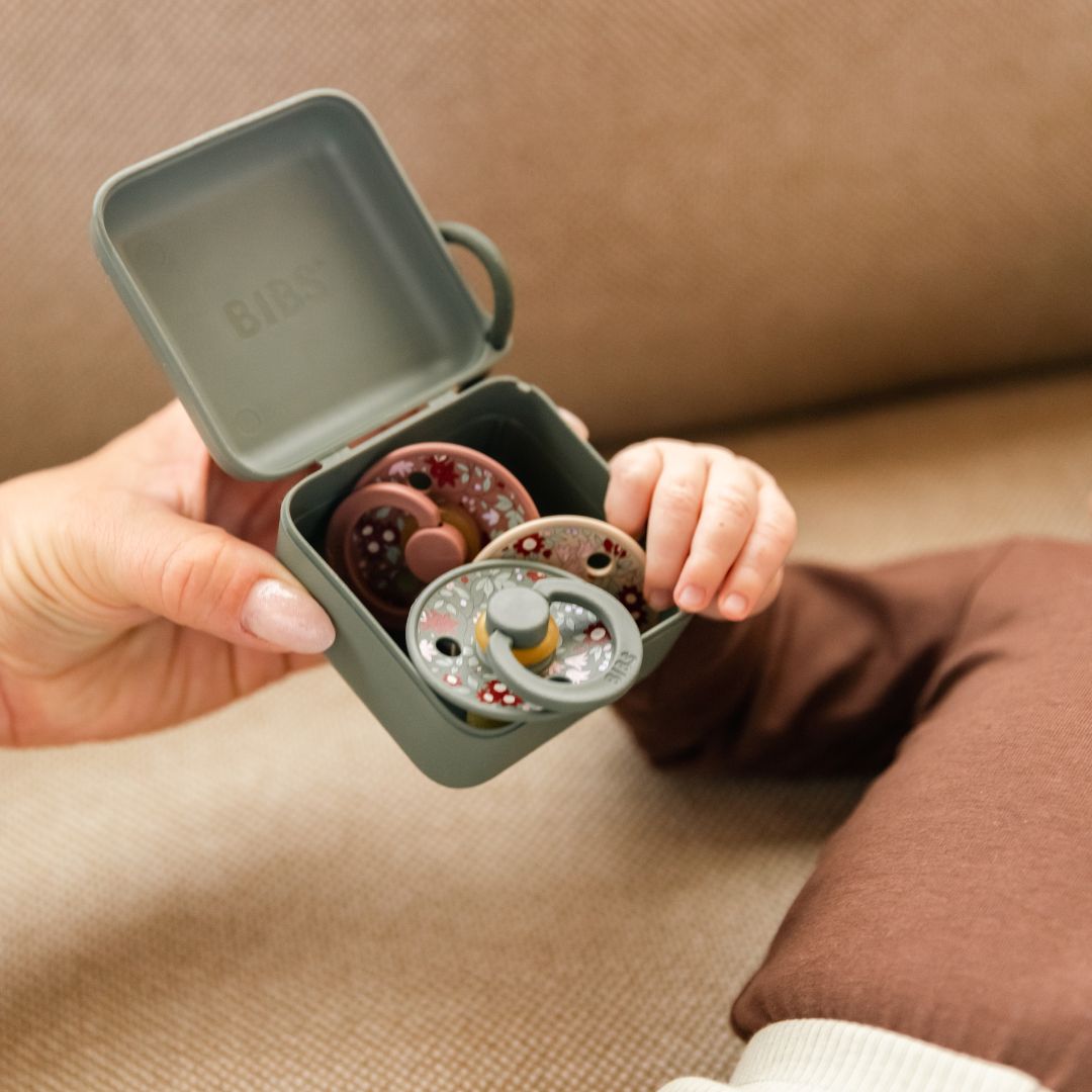 BIBS X Liberty speenbakje Chamomile Lawn pine groen