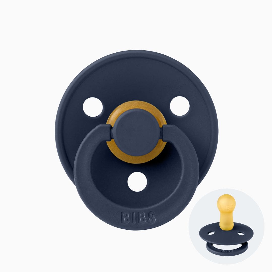 BIBS colour fopspeen met ronde speen van natuurrubber in de kleur deep space donker blauw