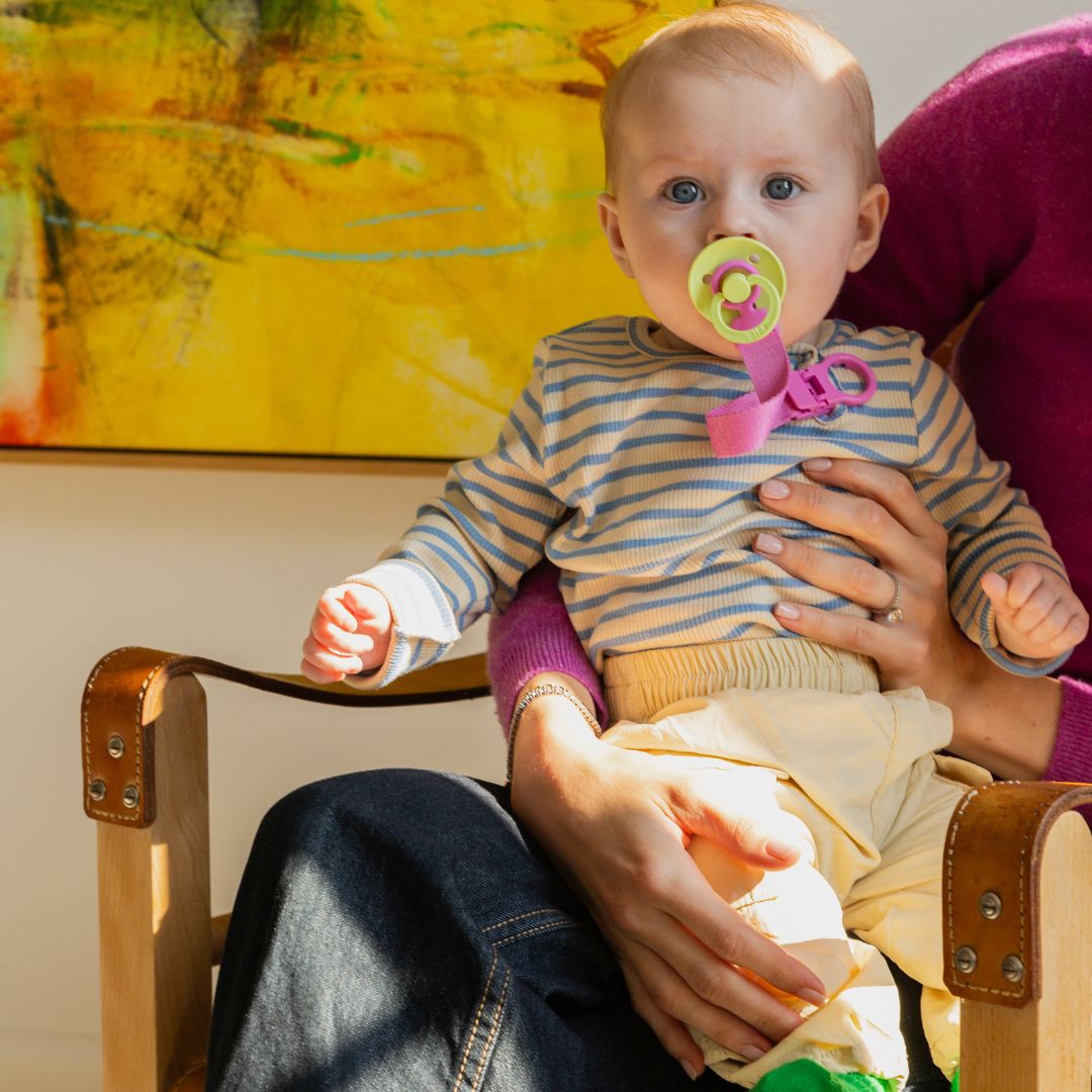 BIBS Loop Clip speenkoord in de roze kleur Bubblegum