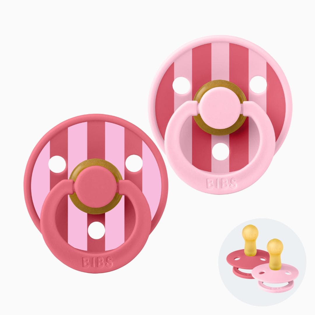 BIBS Studio Collection fopspeen met ronde speen van 100% natuurlijk rubber met rond schild met streepjesdessin in de roze kleuren coral en baby pink