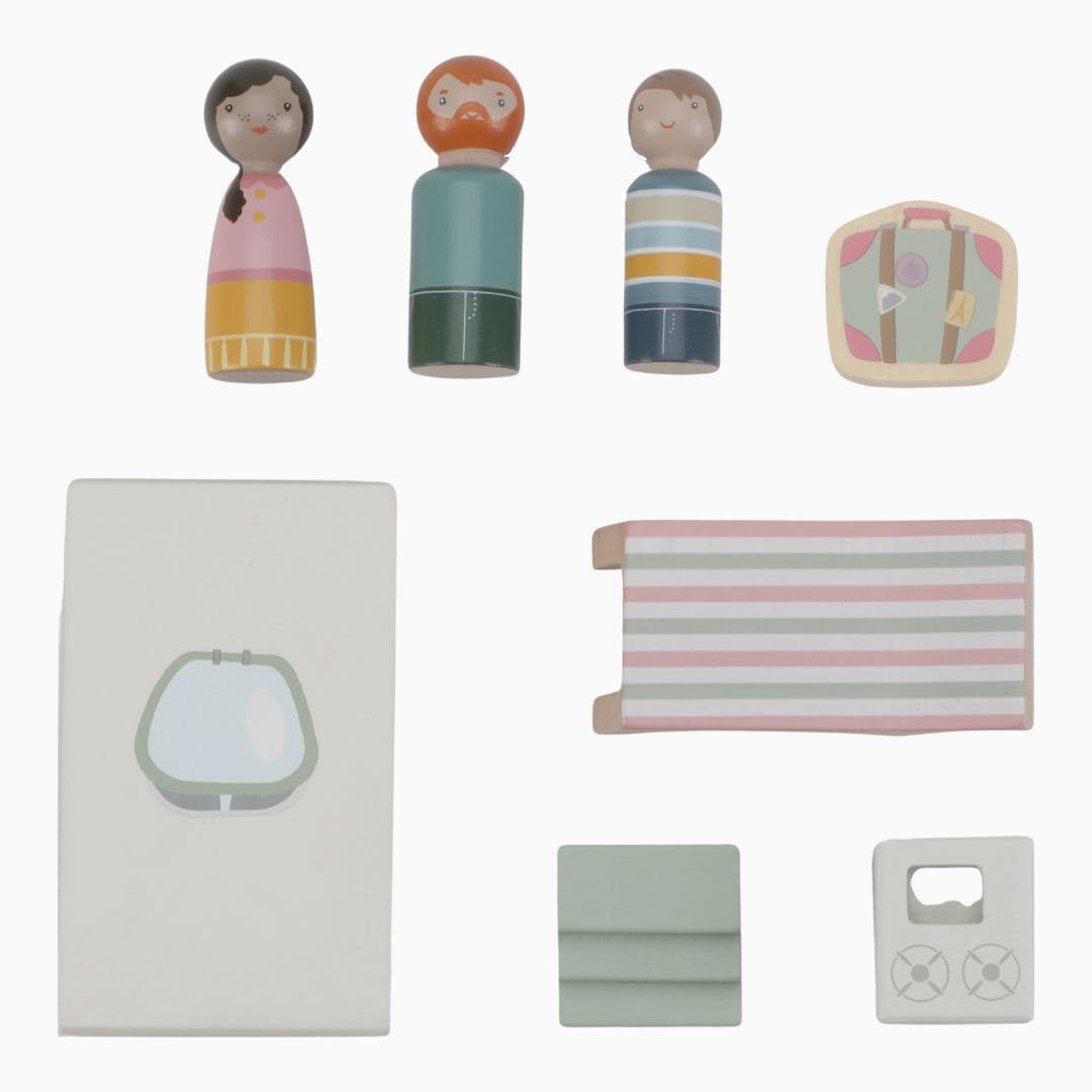 Little Dutch caravan met auto