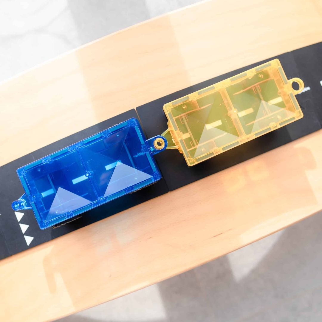 Connetix Car pack met 2 magnetische bouwplaten met wielen om auto's te bouwen