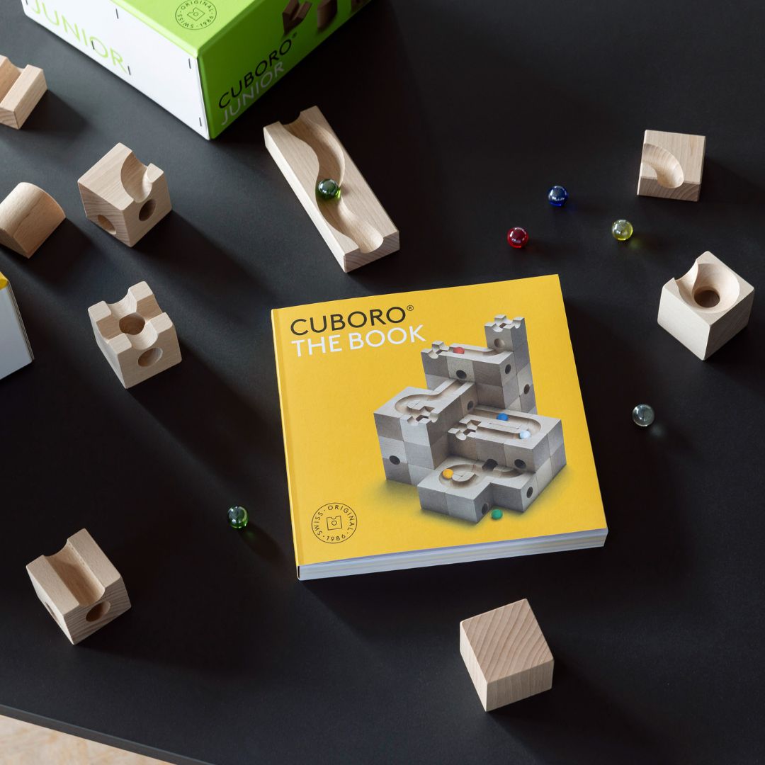 CUBORO boek met tips en tricks voor het bouwen van houten knikkerbanen