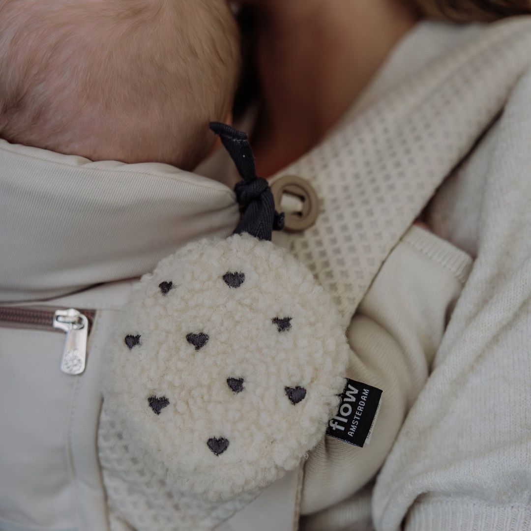 Flow Amsterdam hartslagknuffel Billy met hartjes voor onderweg