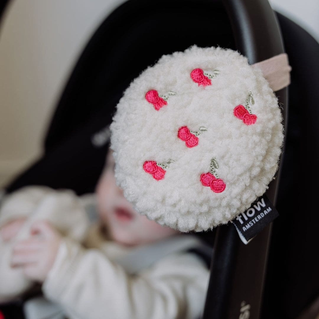 Flow Amsterdam hartslagknuffel voor onderweg Lucy met kersjes