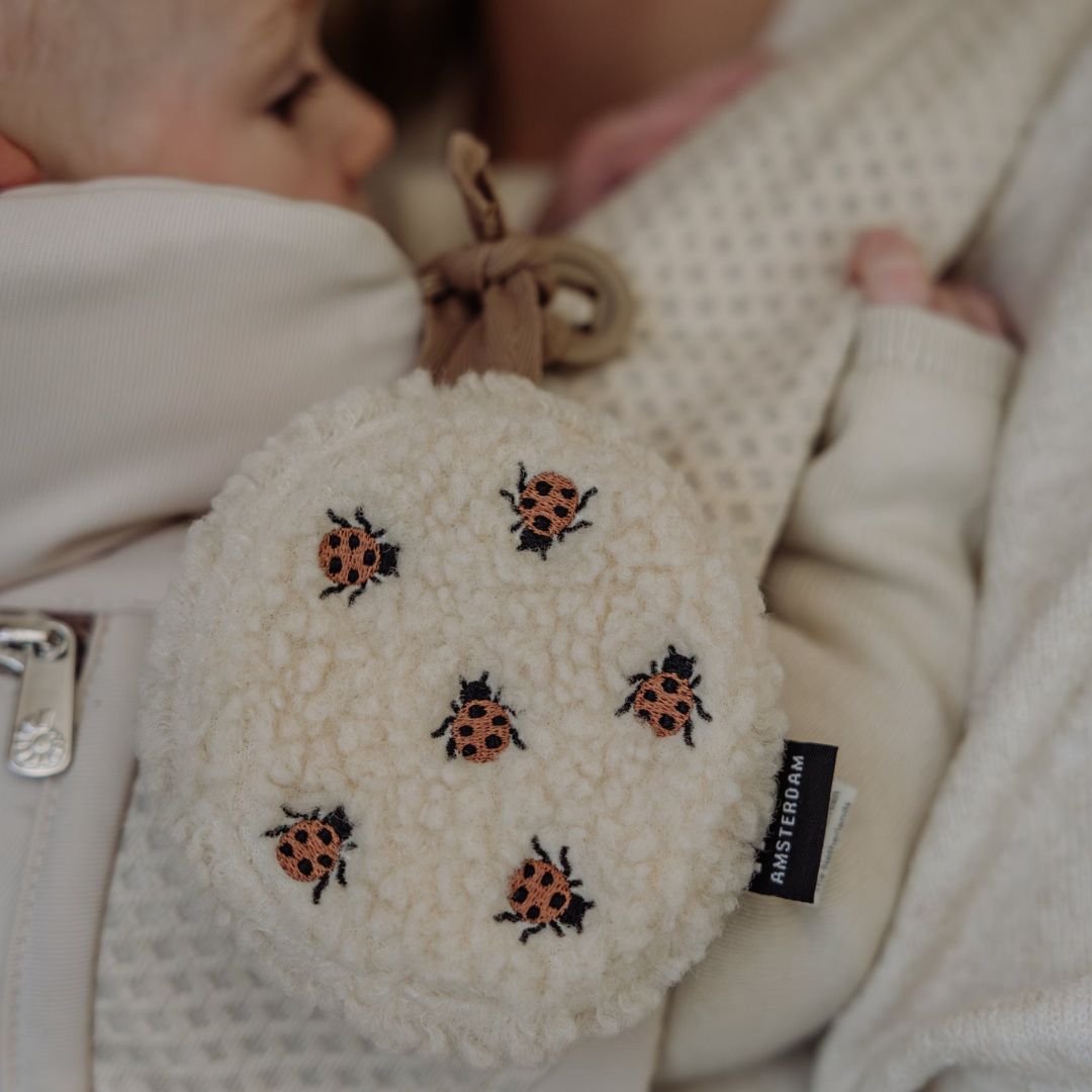 Flow Amsterdam hartslagknuffel voor onderweg Ted met lieveheersbeestjes