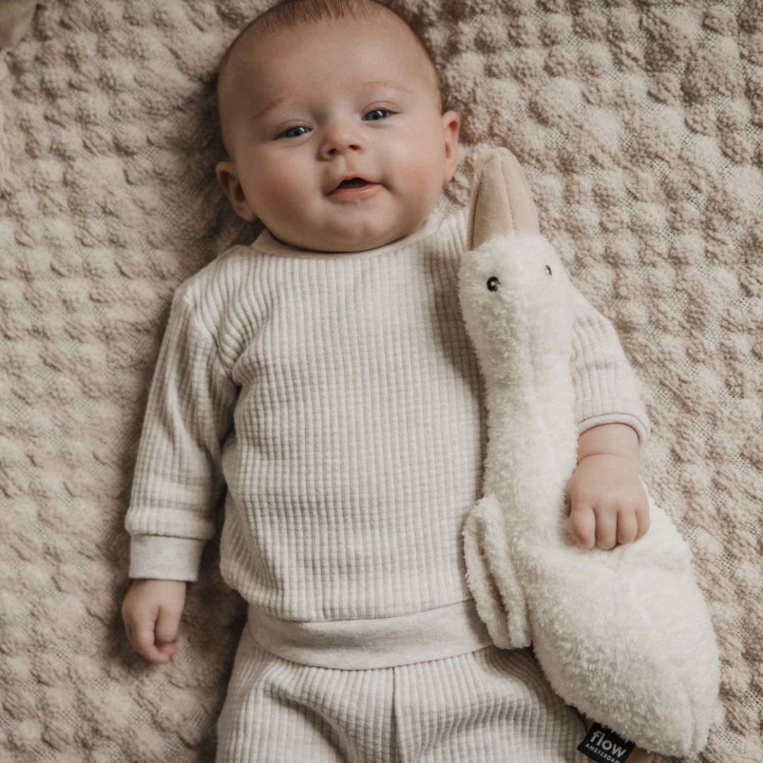 Flow Amsterdam hartslag knuffel gans Liva in de kleur beige