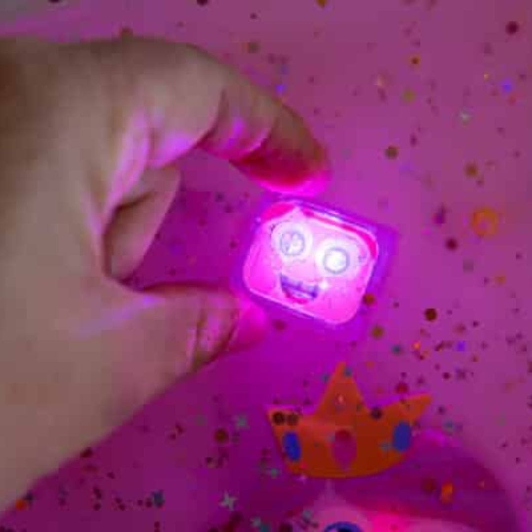 Glo pals licht gevende blokjes voor in bad in de kleur roze