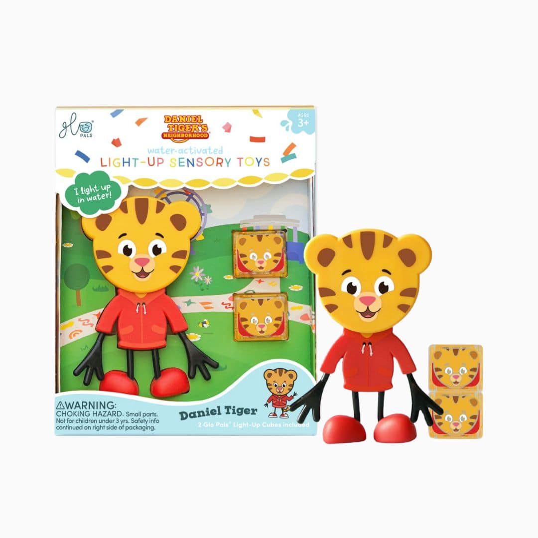Glo pals light up sensory toy badspeeltje Daniel Tiger met light up cubes lichtgevende blokjes in de kleur oranje