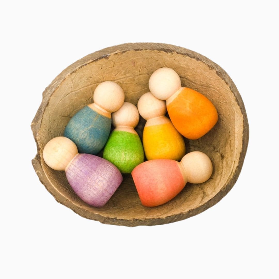 Grapat baby nins houten poppetjes in kom