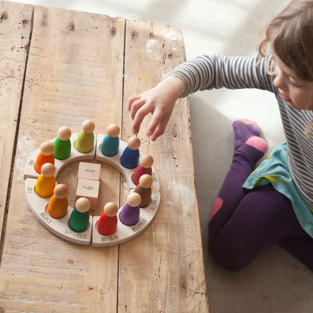 Grapat houten eeuwige kalender