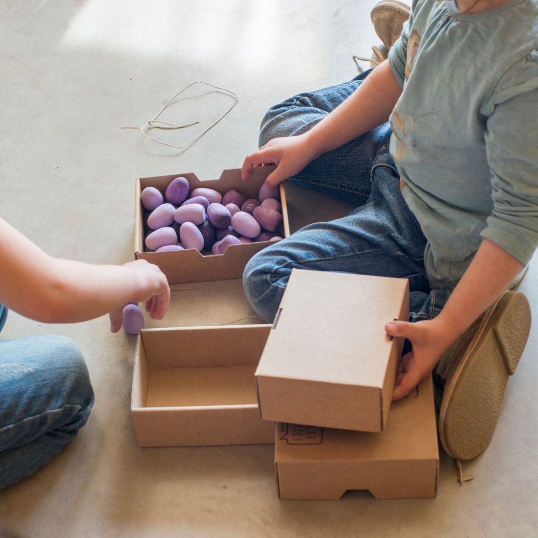 Grapat houten paarse eieren - 36 stuks
