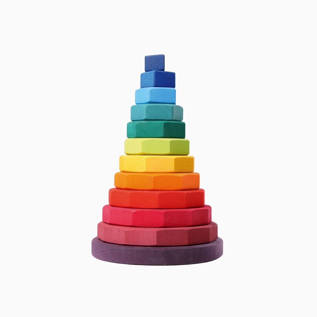 Grapat houten geometrische stapeltoren regenboog