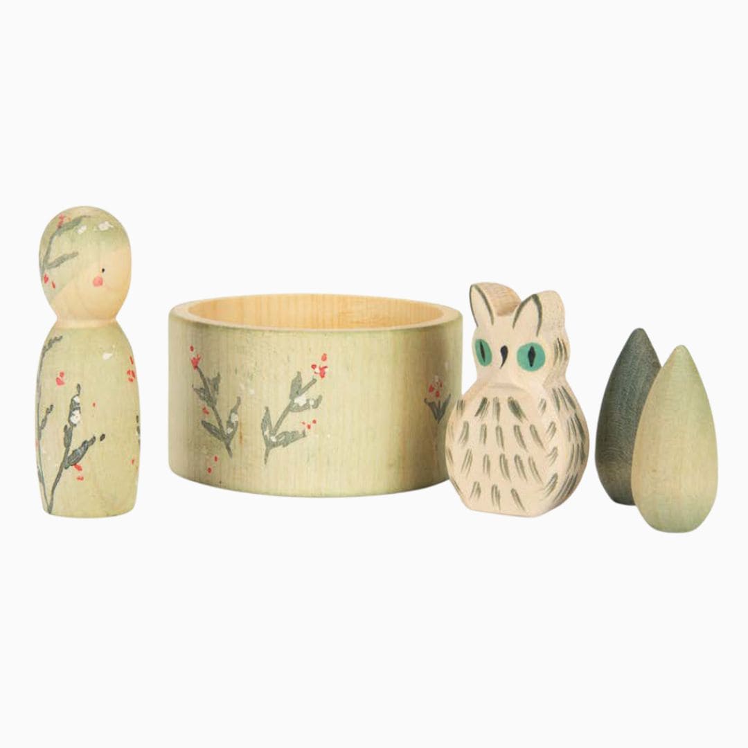 Grapat x Osterheimer hello winter seizoensbox met loose parts en houten figuren voor op de seizoenstafel of om mee te spelen