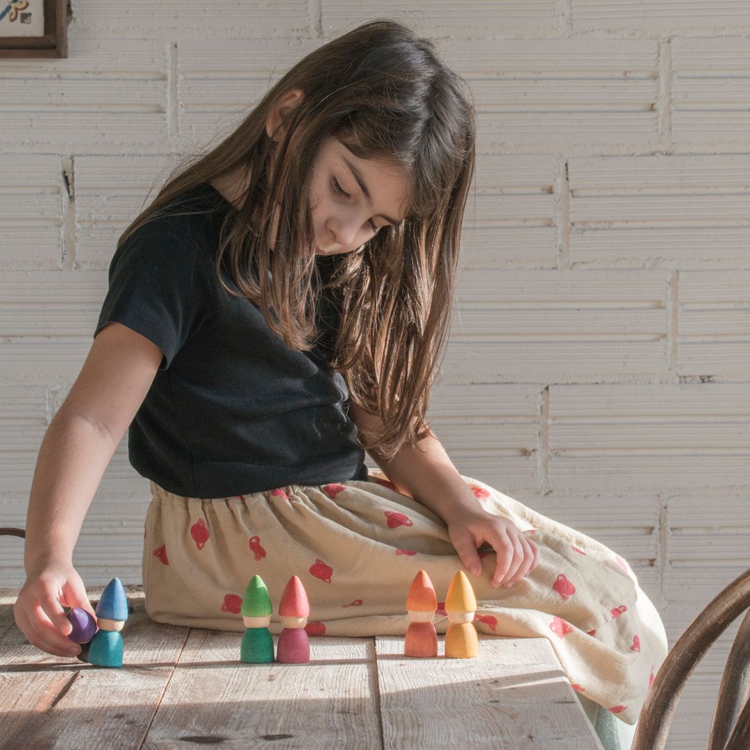 Grapat houten kabouters in regenboogkleuren - 6 stuks