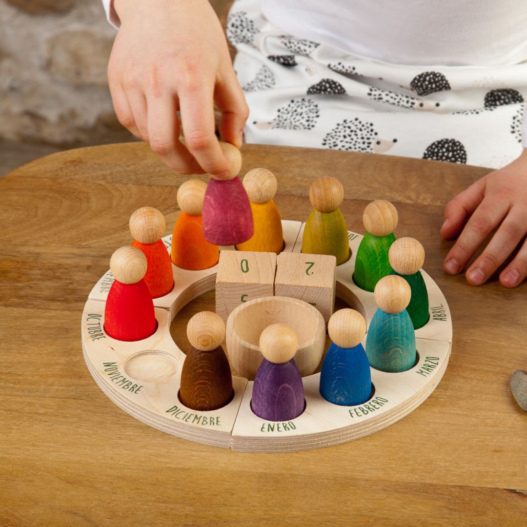 Grapat houten eeuwige kalender