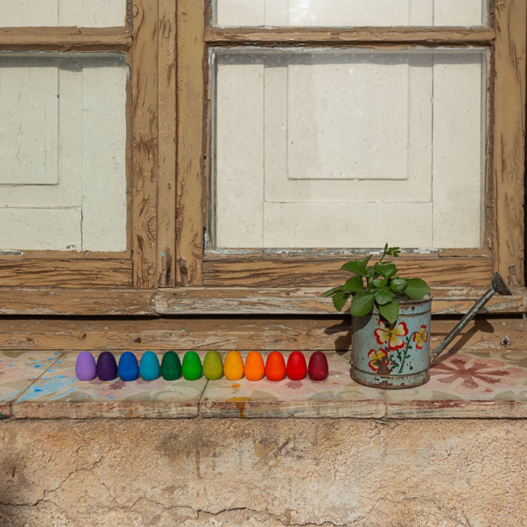 Grapat houten eieren in regenboogkleuren - 36 stuks