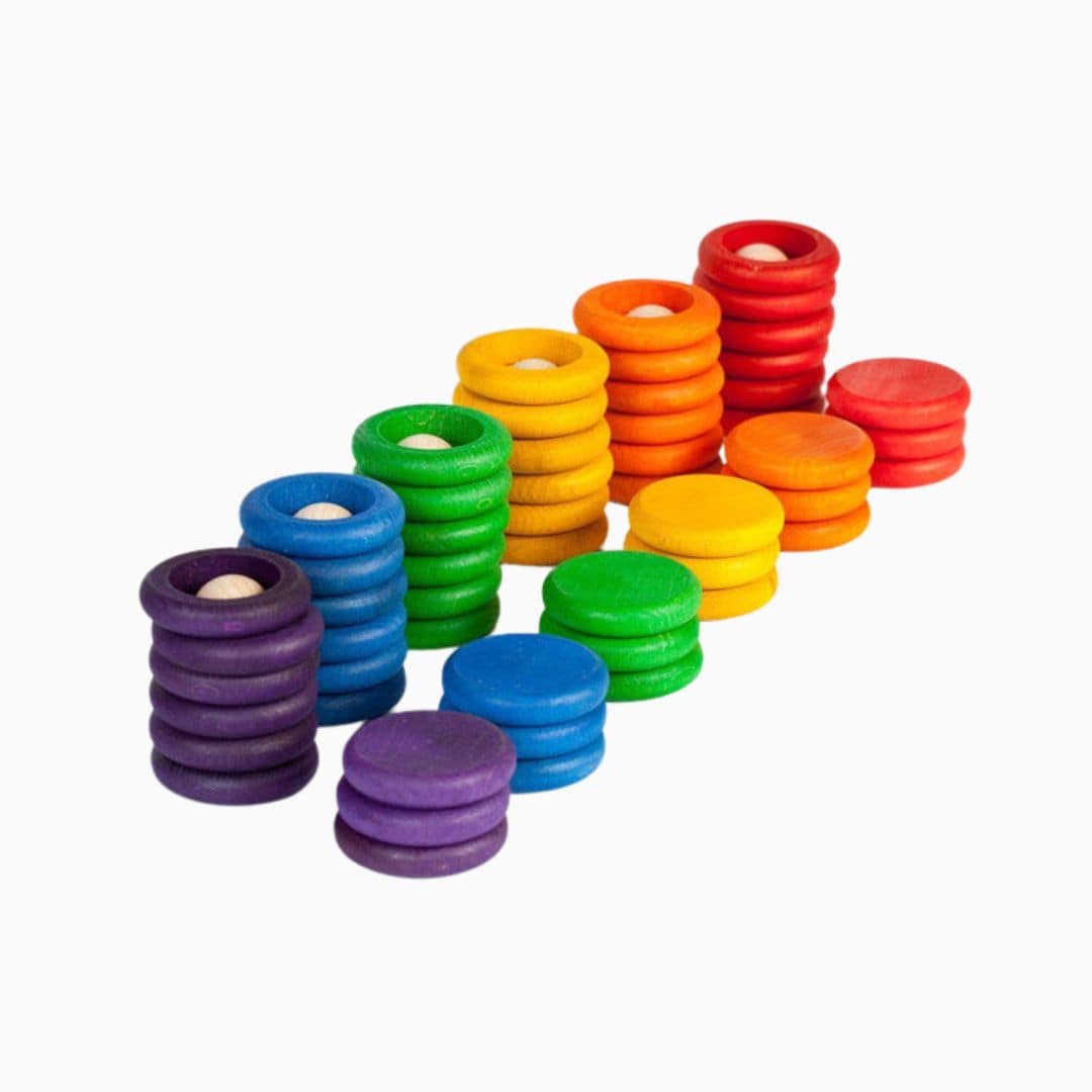 Grapat houten speelgoed set met Nins, ringen en munten in regenboogkleuren