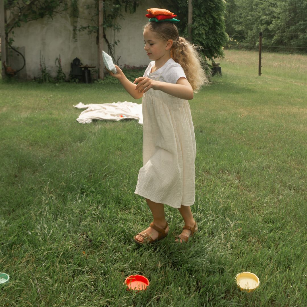 Grennn x Little Botanic Label regenboog waves speelset compleet met speelschepjes, speelbakjes, pittenzakjes en speelrijst in regenboogkleuren