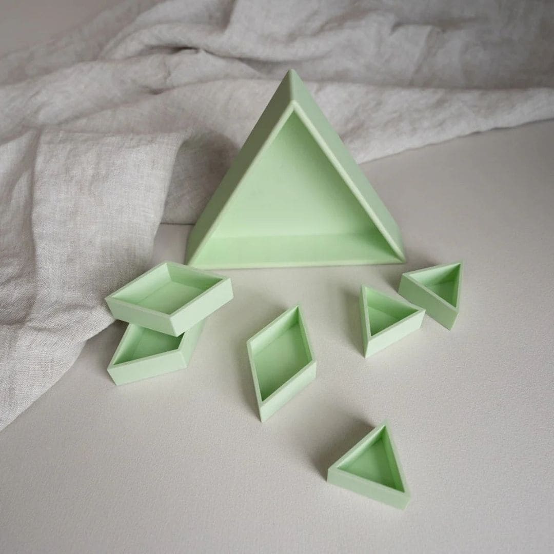 Grennn mandigo inlegdriehoek speelbak in de pastelkleur lichtgroen