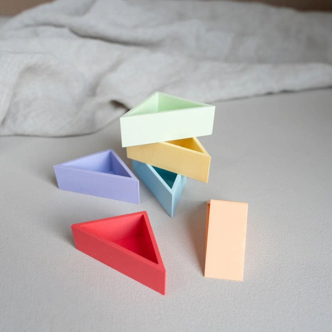 Grennn kinetisch zand accessoires met rechthoekige driehoek speelbakjes in pasteltinten