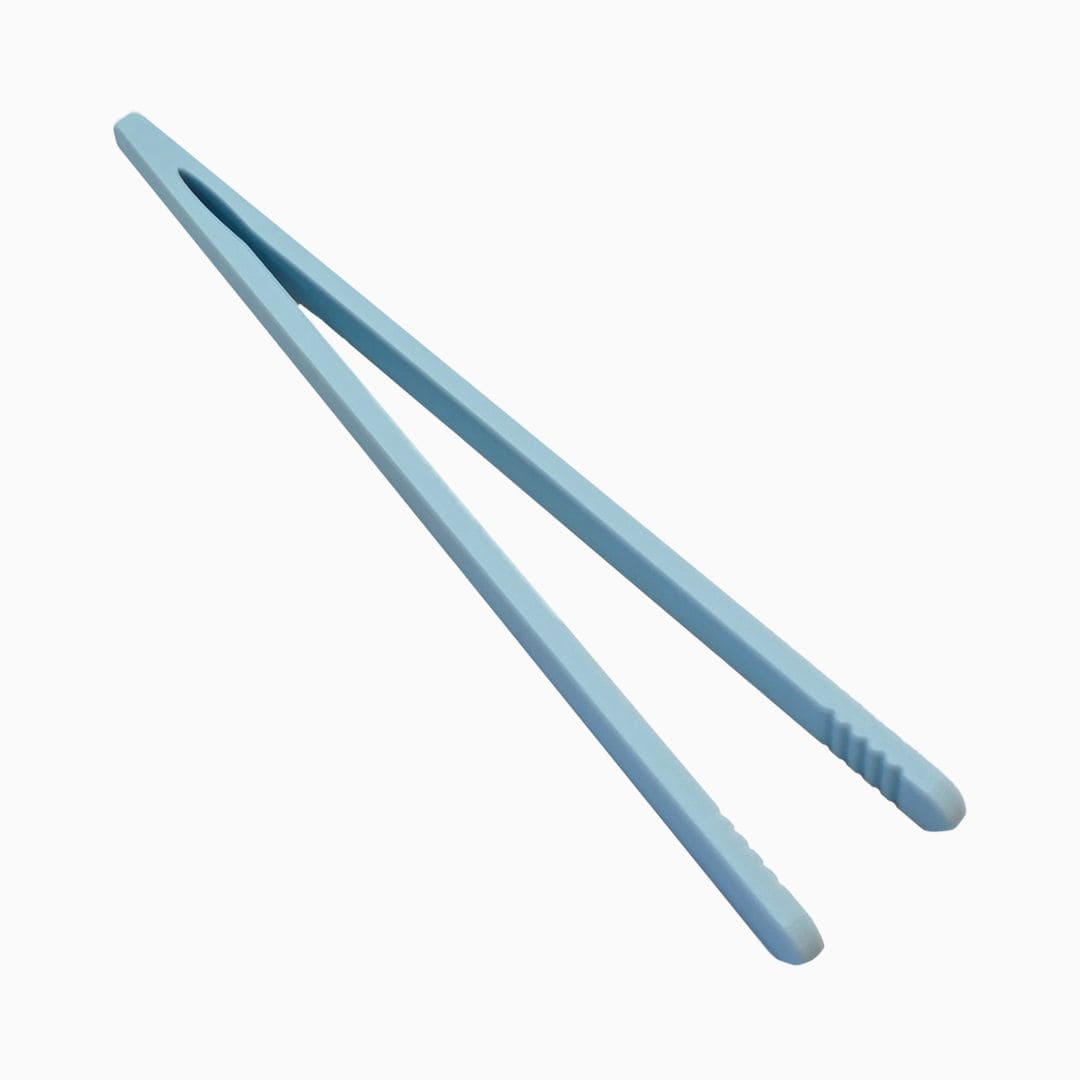 Grennn pincet voor speelrijst of kinetisch zand in de kleur pastel blauw