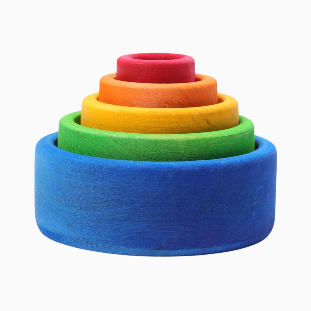 Grimm's set met 5 houten bakjes om te stapelen in de kleur blauw, groen, geel, oranje en rood