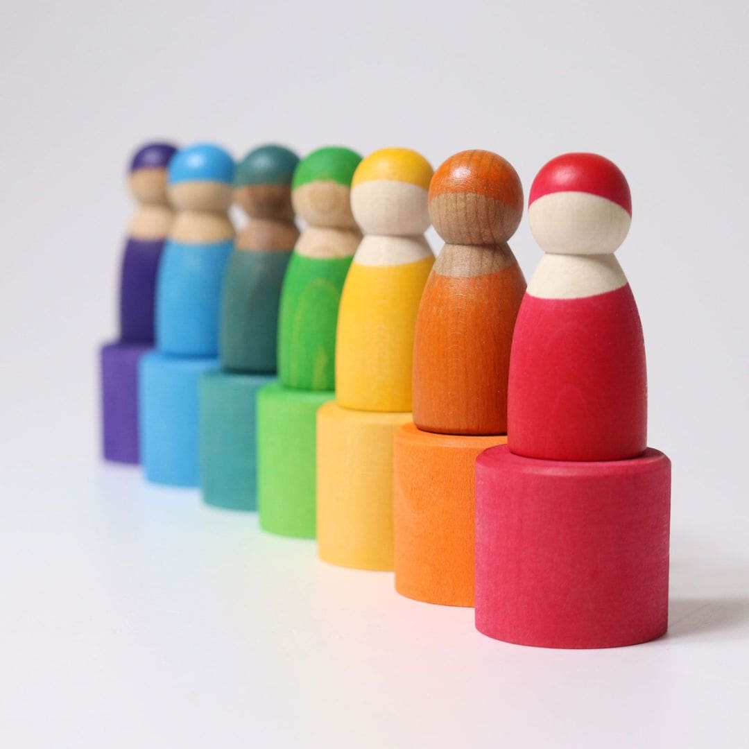 Grimms houten poppetjes regenboogvriendjes in houten bakjes