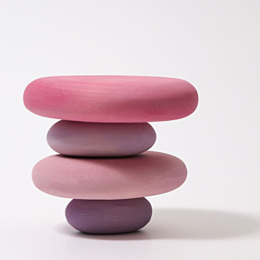 Grimm's houten Pebbles kiezel stenen om te stapelen en voor small world play in de kleur Flamingo roze