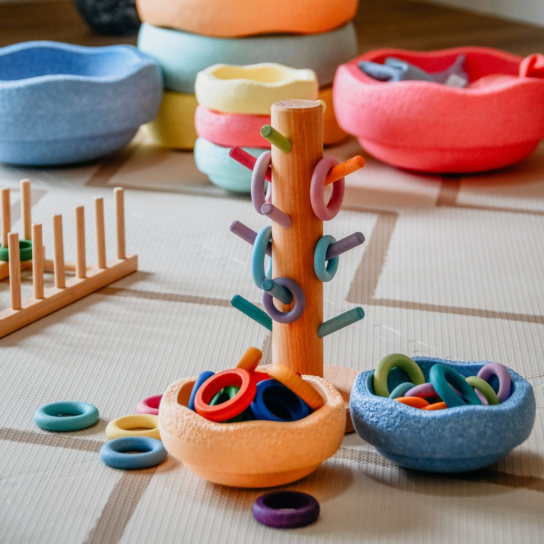 Grimms houten sorteerboom voor houten ringen in pastel