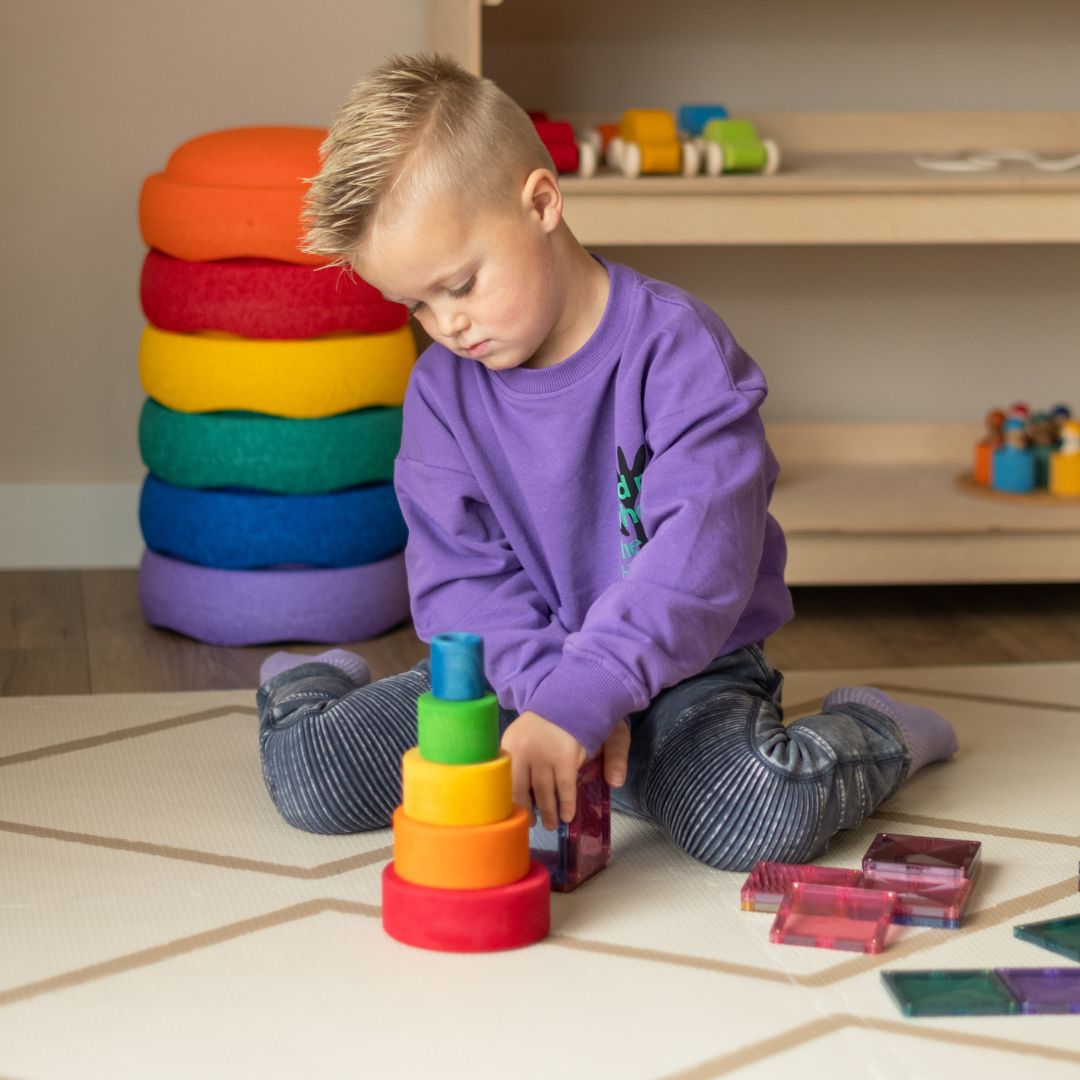 Grimms houten stapelbakjes in regenboog kleuren