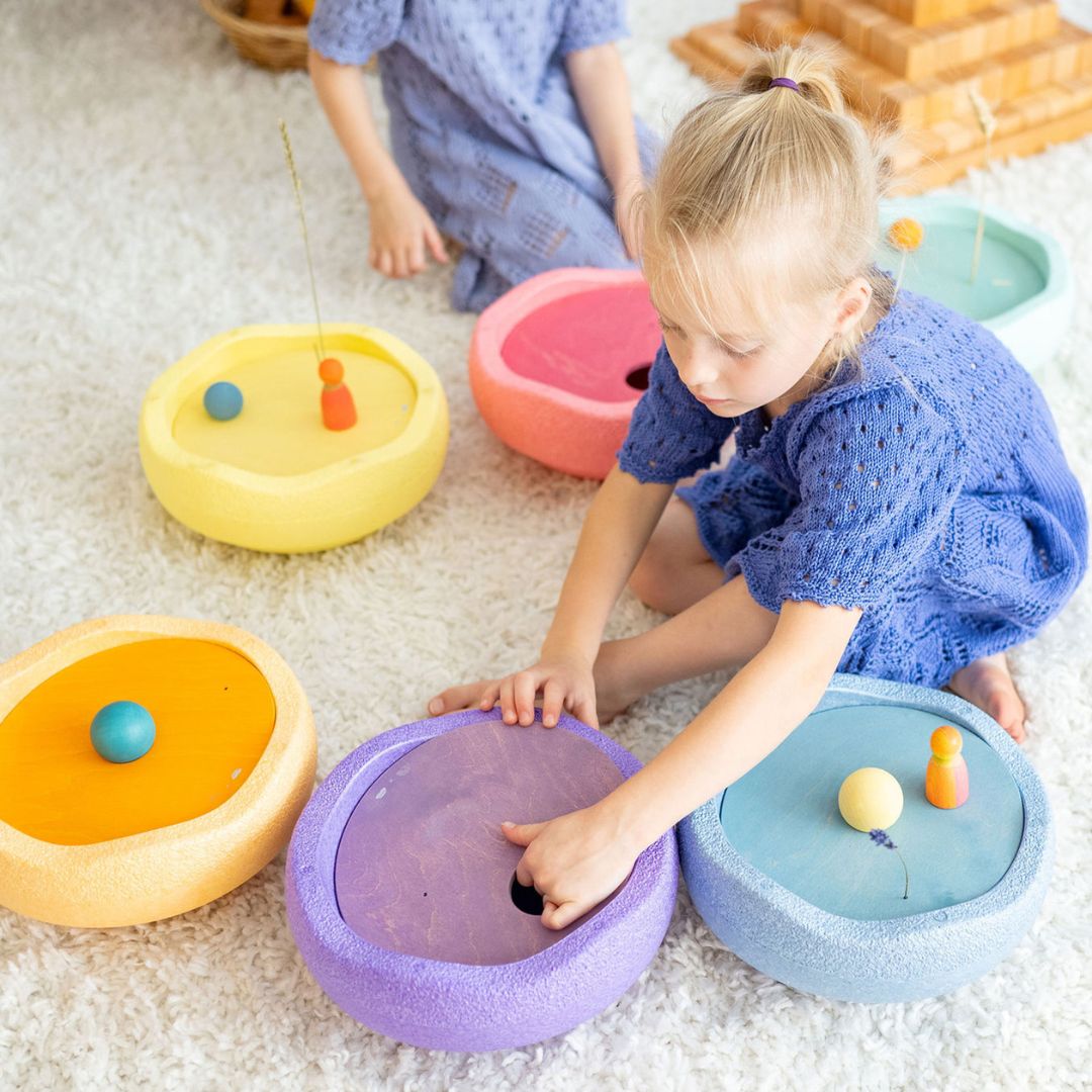 Grimm's x Stapelstein houten cirkels met gaten die precies in Stapelstein Pastel super cool passen