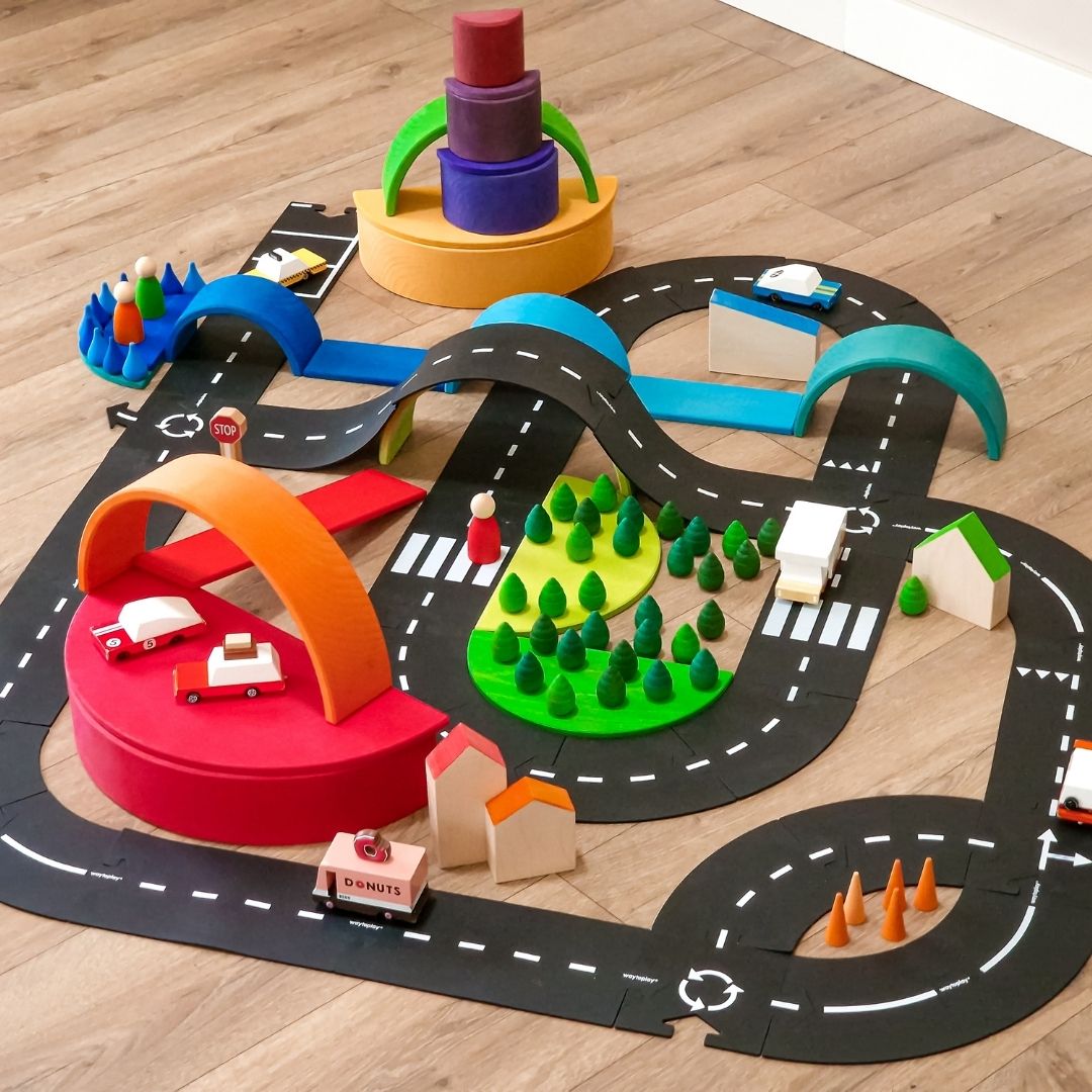 Grimms combideal houten regenboog met houten regenboog, halve cirkels, bouwplaten en speelgids