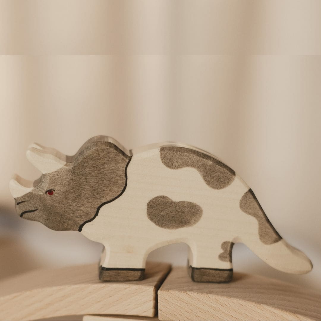 Holztiger dino van hout triceratops