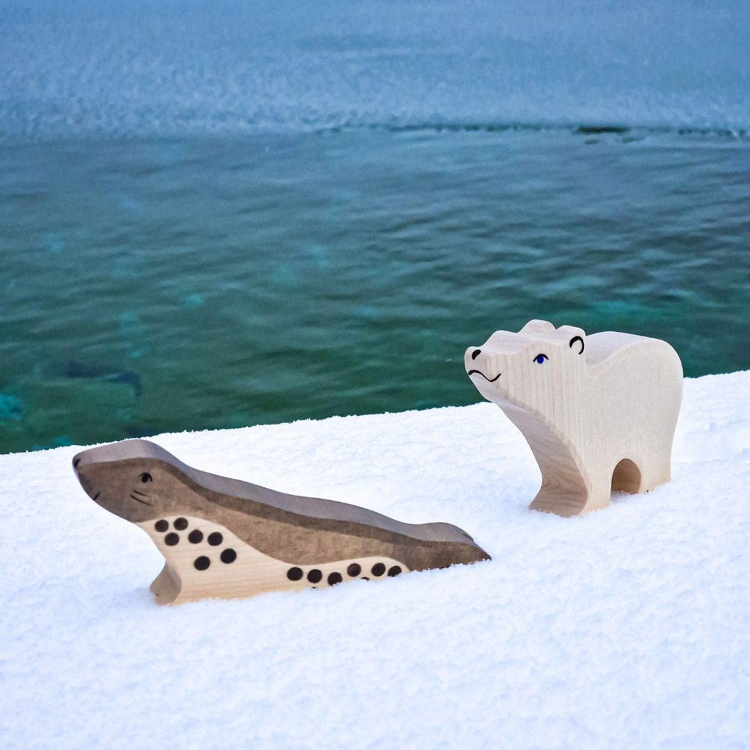 Houten ijsbeer en zeehond van Holztiger