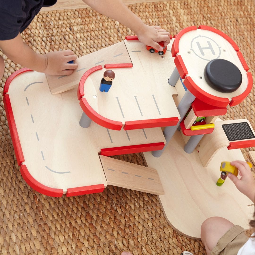 Houten parkeergarage van Plantoys