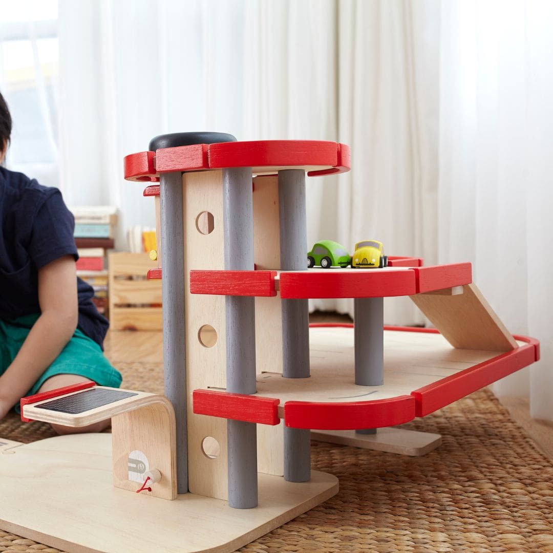 Speelgoed garage van hout Plantoys