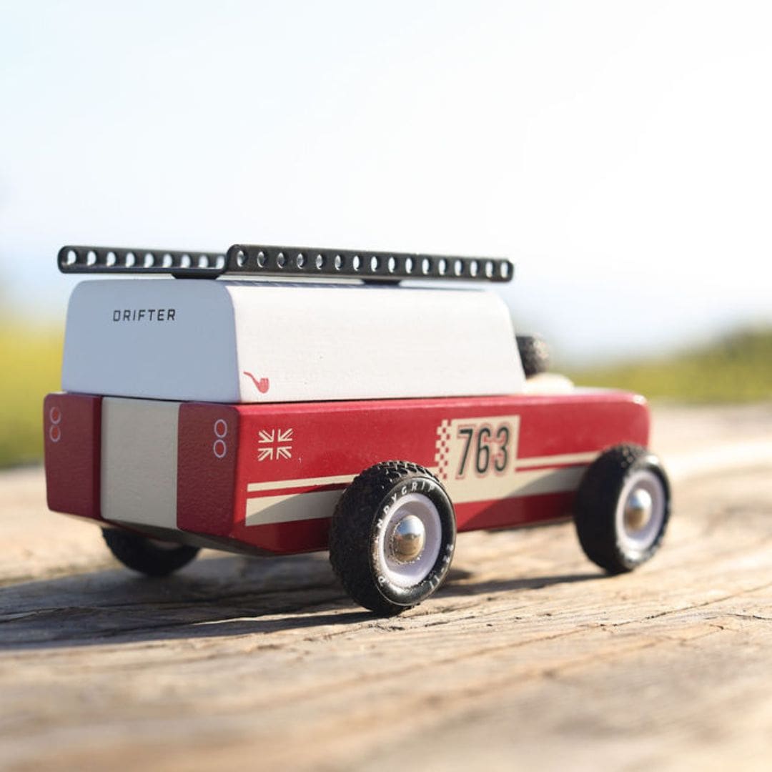 Candylab houten terreinwagen